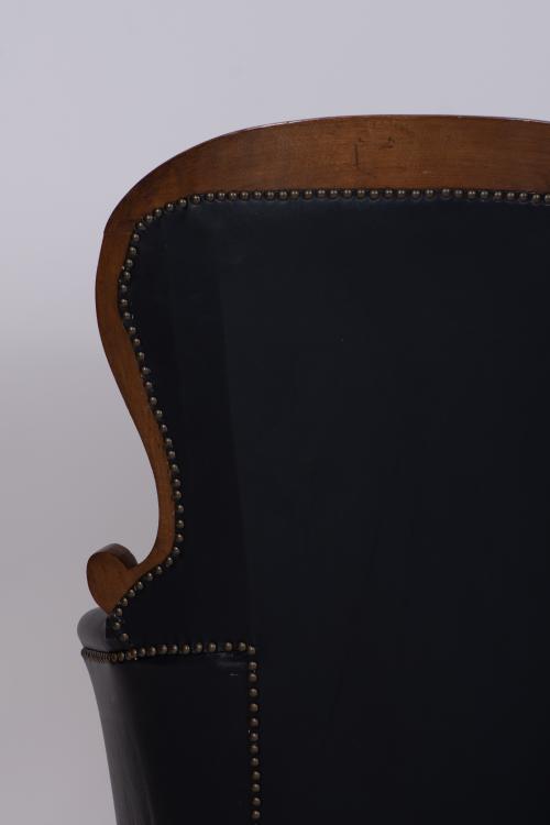 Victorian-style armchair, 20th century.