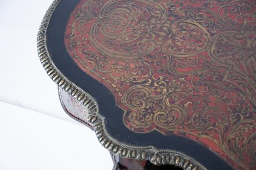 Napoleon III coffee table, 19th century.