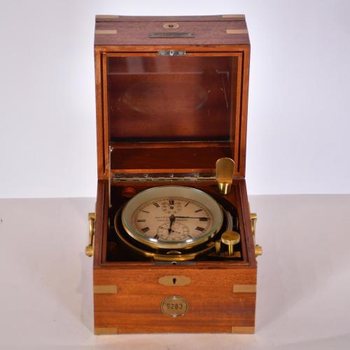 ULYSSE NARDIN.  Ship's chronometer clock, 1944.