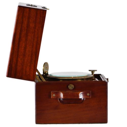 POLJOT. Ship's chronometer clock, circa 1947–1970.