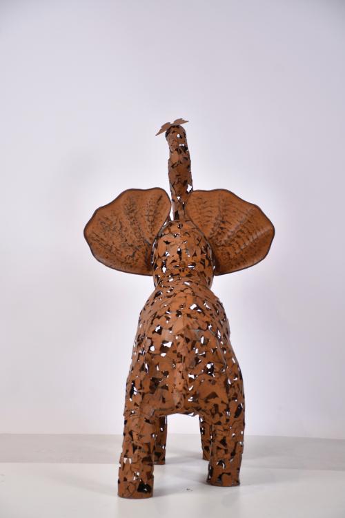 Figura en forma de elefante, siglo XX.