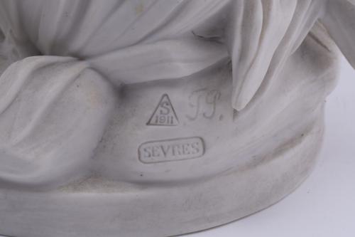 SIGUIENDO MODELOS DE ETIENNE MAURICE FALCONET (1716 - 1791)