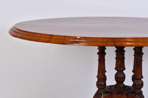 English Victorian table, 19th century.