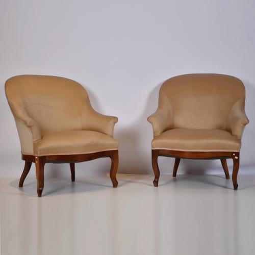Elizabethan set of two armchairs and three-piece suite, 19th century.