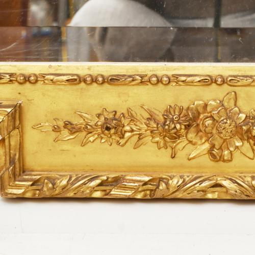 Espejo de pared estilo Carlos IV, siglo XX.