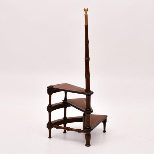 Escalera de biblioteca, pps. siglo XX