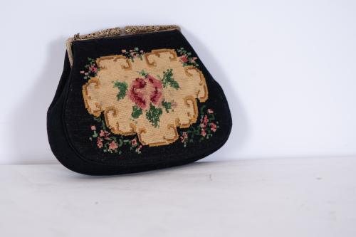 Bolso de mano, años 70.