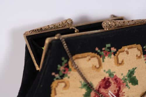 Bolso de mano, años 70.