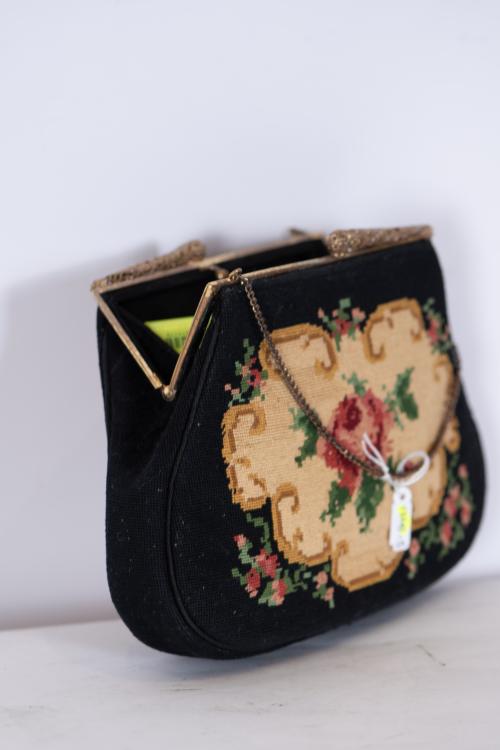 Bolso de mano, años 70.