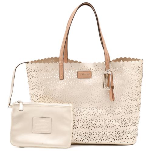 COACH. Metro Eyelet