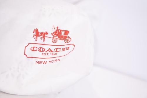 COACH. Metro Eyelet