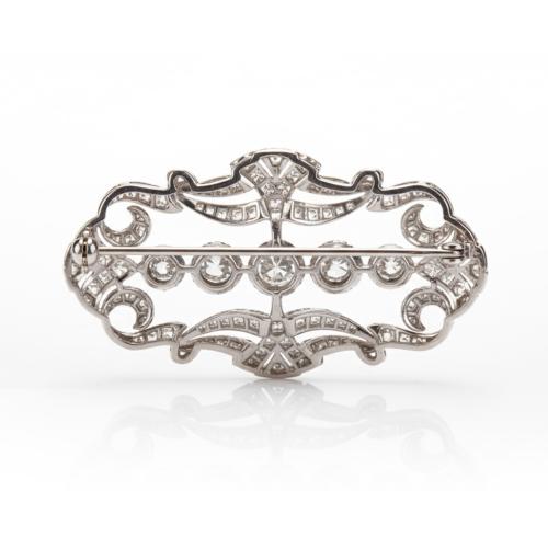 Art Déco style diamonds brooch.