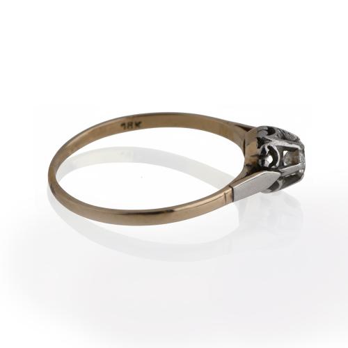 Art Deco ring with a diamond.