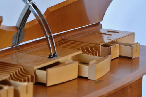 JAUME TRESSERRA (BARCELONA, 1943) &#39;Butterfly&#39; writing desk