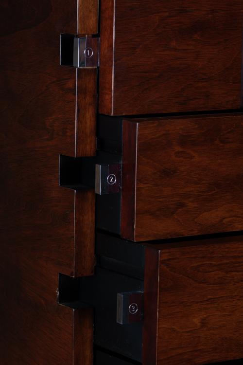 JAUME TRESSERRA (BARCELONA, 1943) Chiffonier