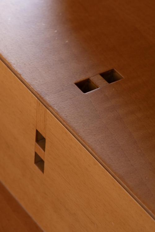 JAUME TRESSERRA (BARCELONA, 1943) Side table