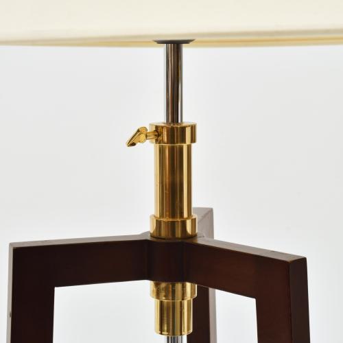 JAUME TRESSERRA (BARCELONA, 1943) Lámpara de sobremesa tríp