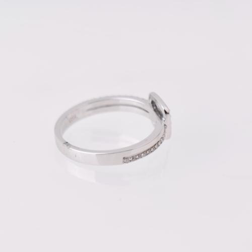 Diamonds ring