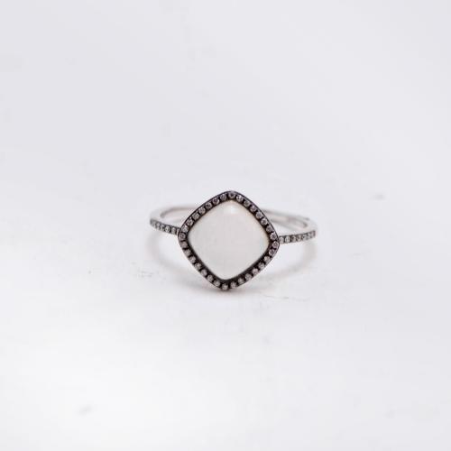 Quartz ring