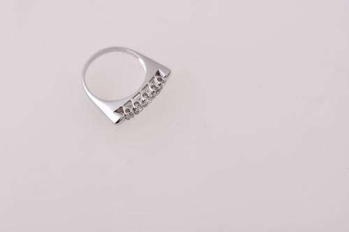 Five-diamonds ring