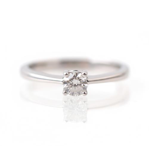 Solitaire ring