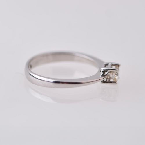 Solitaire ring