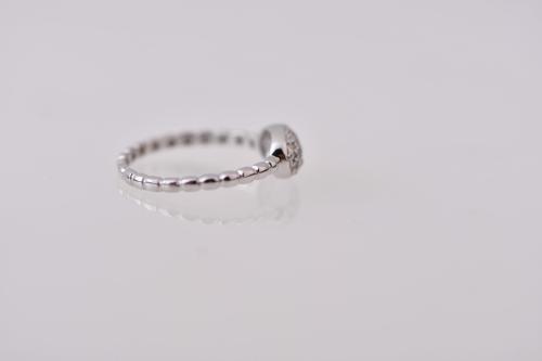 Diamonds oval ring