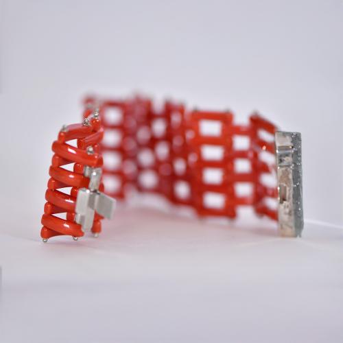 Art Deco bracelet from the 1960&#39;s made of Saridinia coral