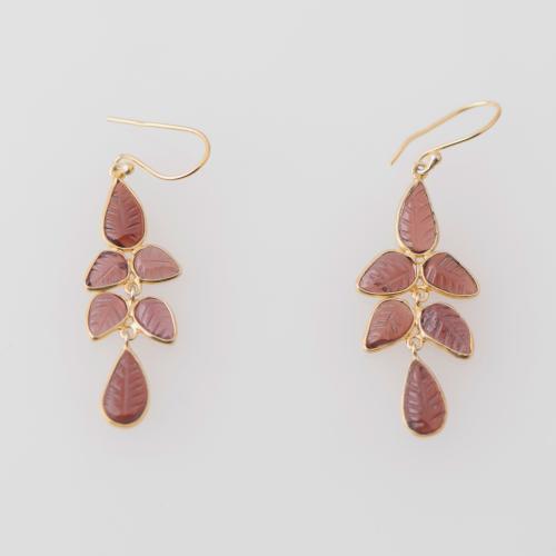 Leaf-shaped pendant earrings