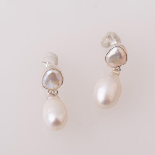 Pearls pendant earrings