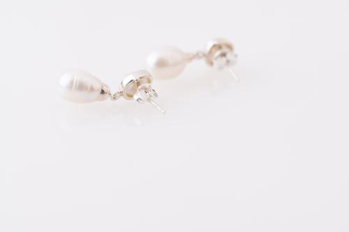 Pearls pendant earrings