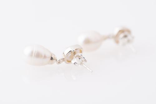 Pearls pendant earrings