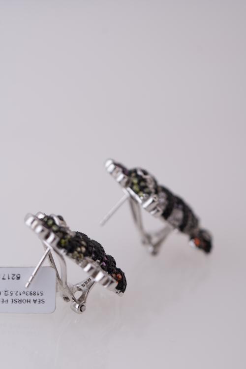 Seahorse-shaped earrings