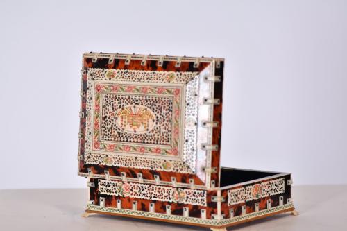 English-Indian tea box, circa 1900.