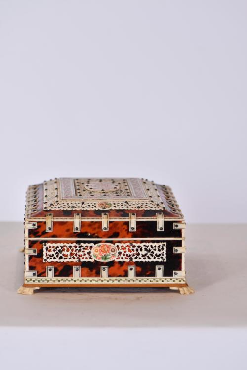 English-Indian tea box, circa 1900.