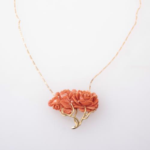 Floral pendant.