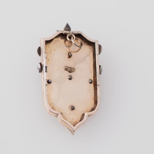 Noucentista pendant in the shape of a shield, early 20th ce
