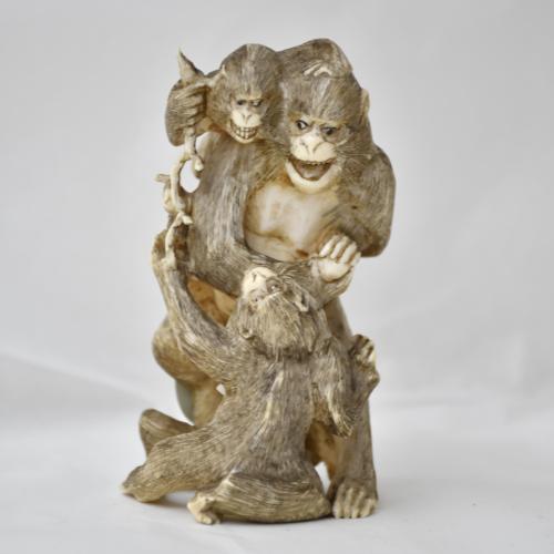 19TH CENTURY JAPANESE SCHOOL. Okimono with monkeys