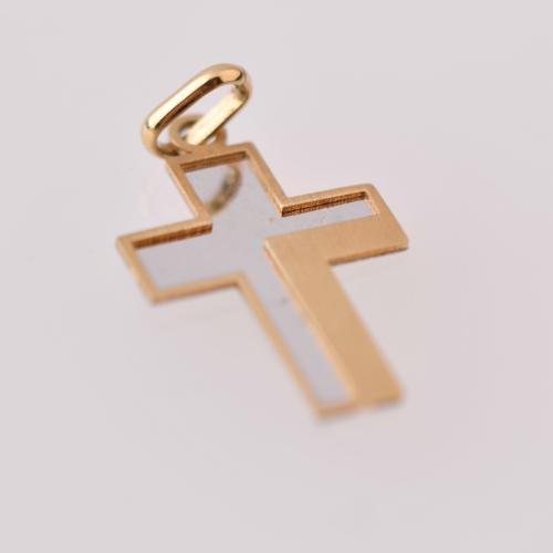 Cross-shaped pendant