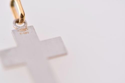 Cross-shaped pendant