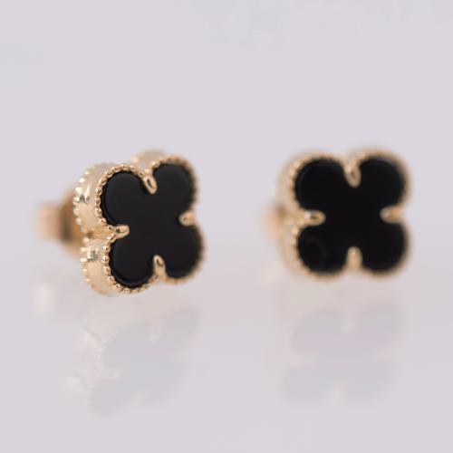 Clover-shaped earrings