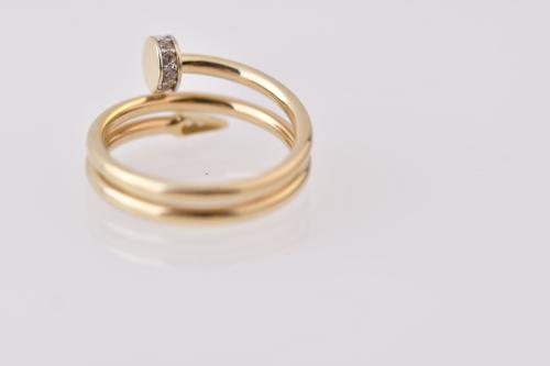 Nail-like ring