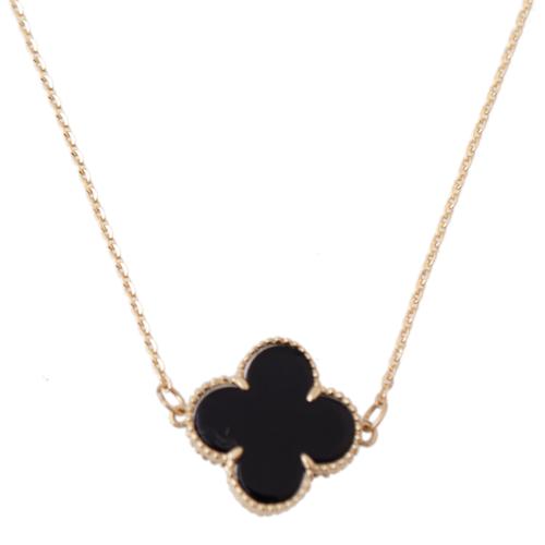 Clover-shaped necklace