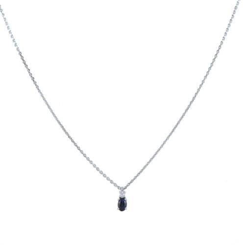 Collar con colgante de diamante y zafiro.