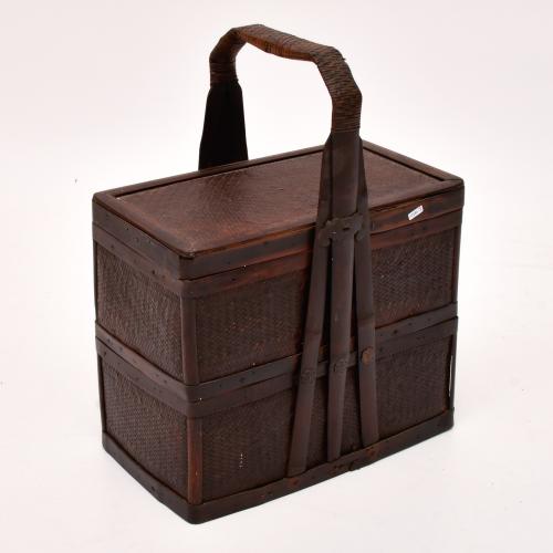 ESCUELA CHINA, DINASTÍA QING, SIGLO XIX. Lote de tres cesta