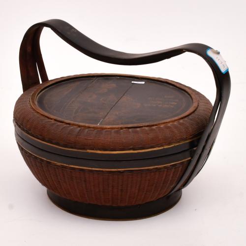 ESCUELA CHINA, DINASTÍA QING, SIGLO XIX. Lote de tres cesta