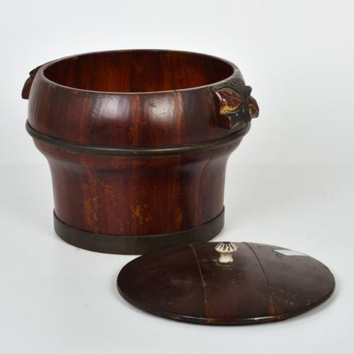 Conjunto de tetera y recipiente