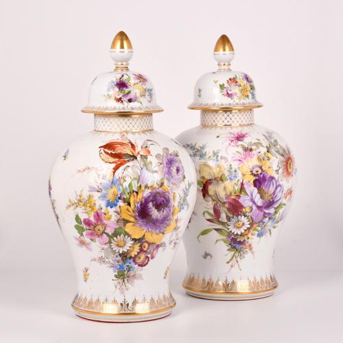 MANUFACTURA CARL THIEME, pareja de jarrones alemanes de Saj