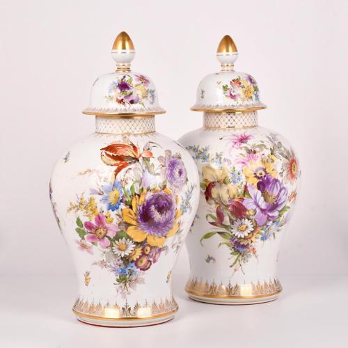 MANUFACTURA CARL THIEME, pareja de jarrones alemanes de Saj