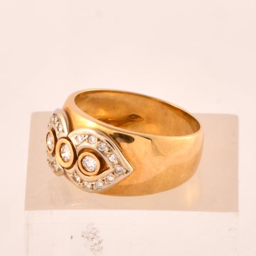 Anillo ancho años 90 con diamantes.